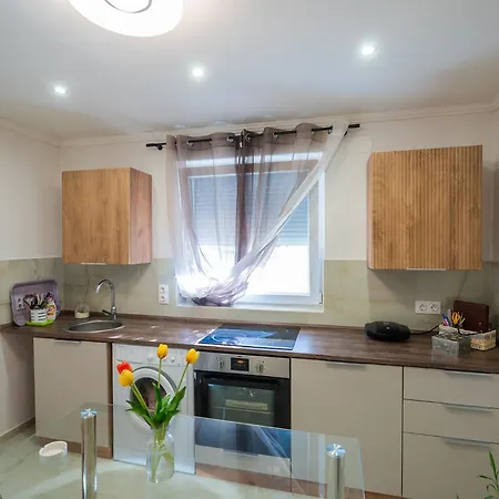 Non Stop 1 3* Kaposvár